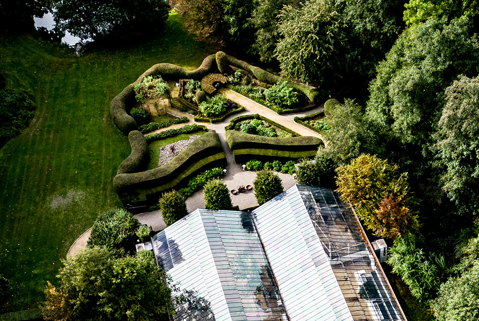 Vue aérienne des jardins et des serres du Domaine de Béronsart